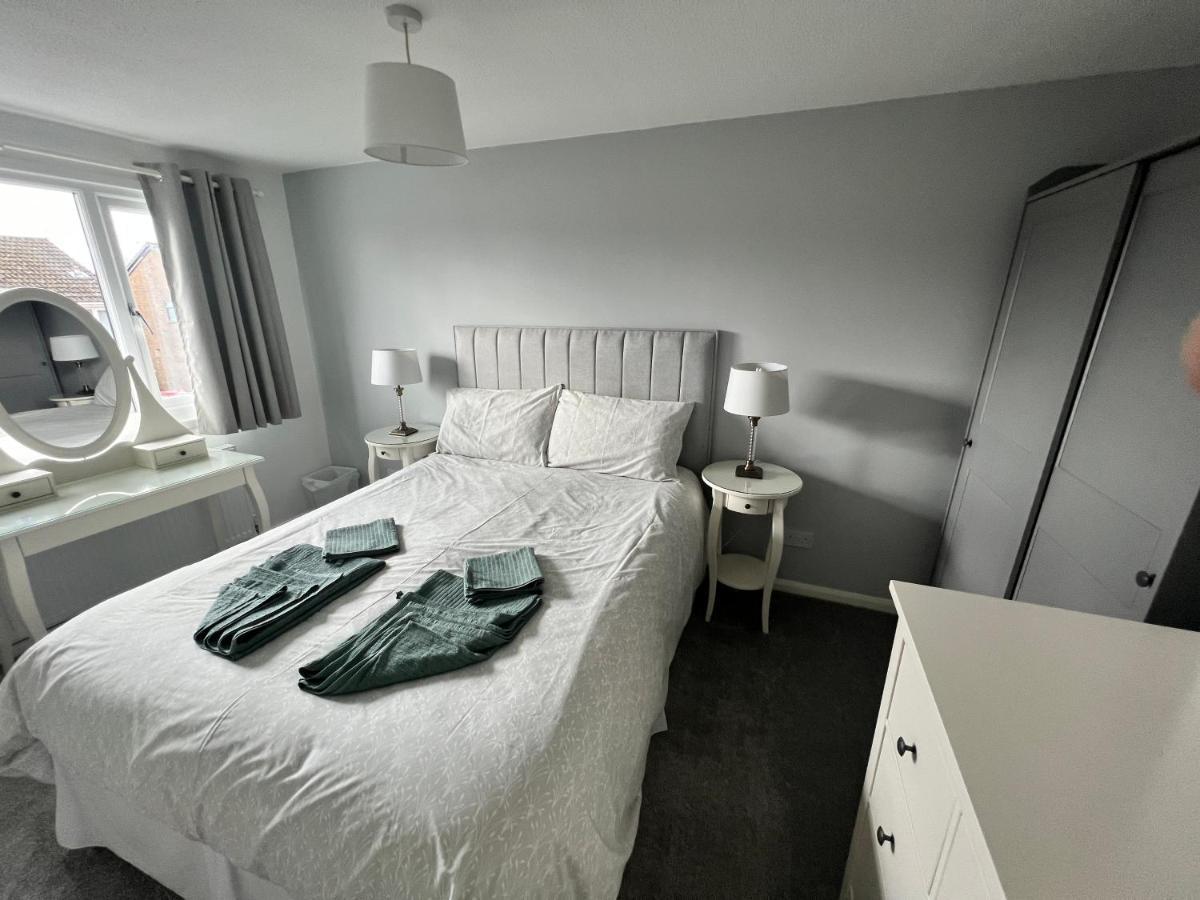 Very Comfy 3 Bed Town House Ashton-under-Lyne ภายนอก รูปภาพ